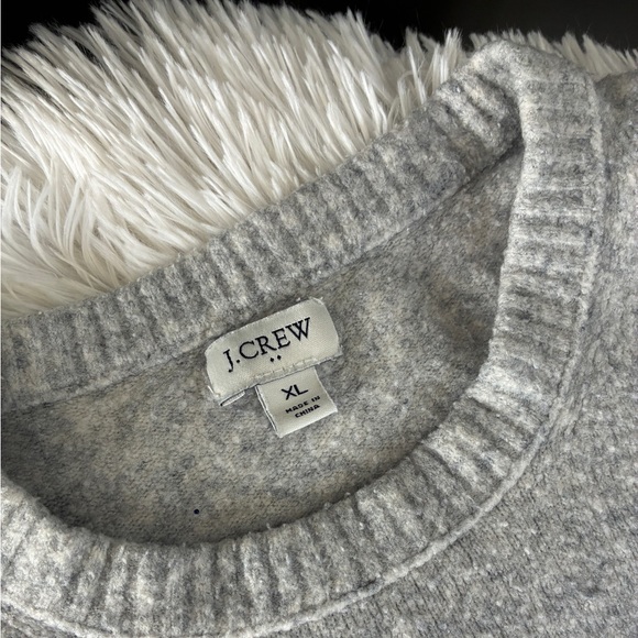 J. Crew Relaxed Gray Crewneck pullover Sweater 🩶 - Picture 3 of 11